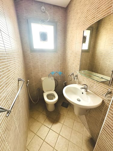 Good Size 2 Bedrooms Apartment in Salmiya 