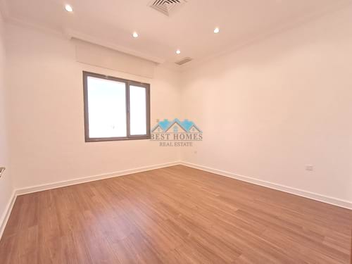 Good Size 3 Bedrooms Apartment in Salam Area