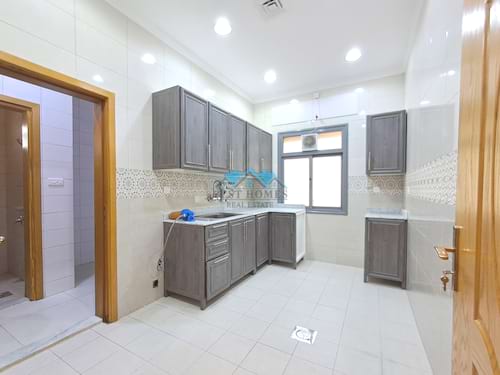 Good Size 3 Bedrooms Apartment in Salam Area