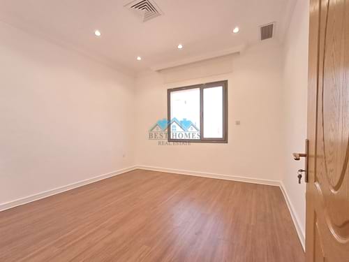 Good Size 3 Bedrooms Apartment in Salam Area