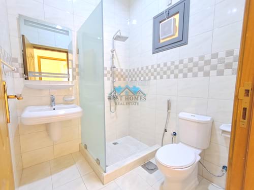 Good Size 3 Bedrooms Apartment in Salam Area