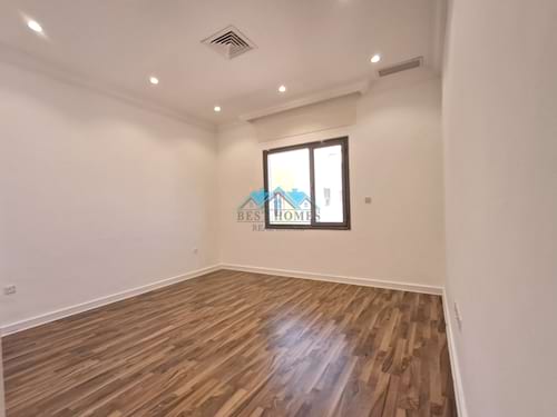 Good Size 3 Bedrooms Apartment in Salam Area