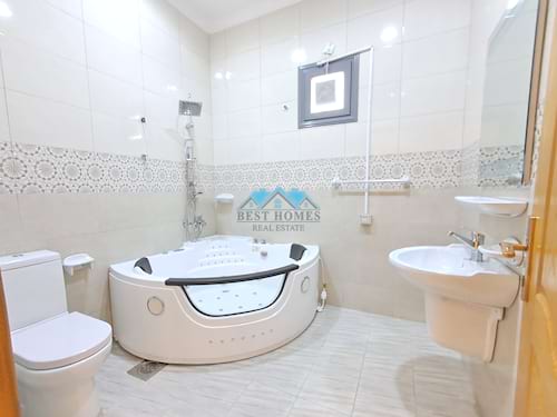 Good Size 3 Bedrooms Apartment in Salam Area