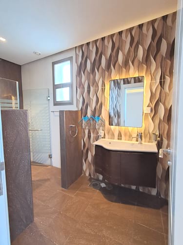 Spacious 4 Bedrooms Modern Apartment in Al Salam