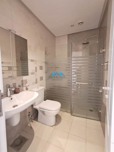 Spacious 4 Bedrooms Modern Apartment in Al Salam