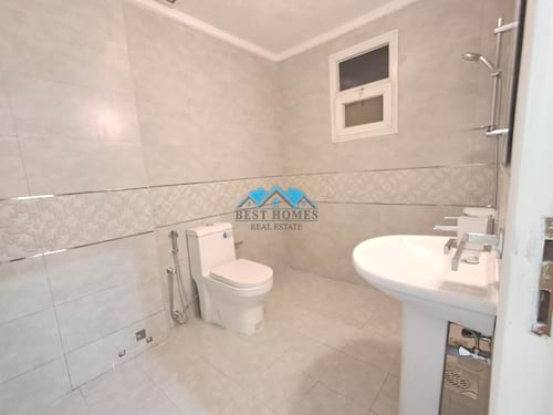 Spacious 4 Bedrooms Villa with Private Garden in Messilah
