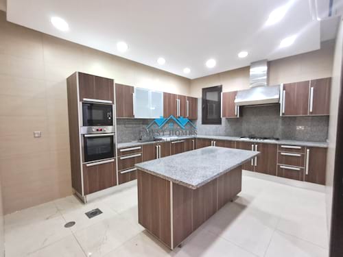 Modern & Spacious 4 Bedrooms Duplex in Hateen