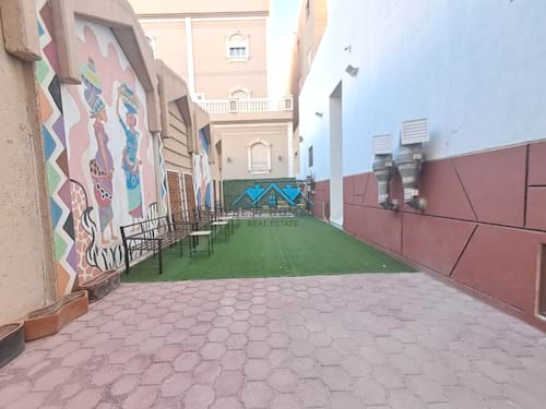 Modern & Spacious 5 Master Bedrooms Ground & Basement Duplex In Zahra Area