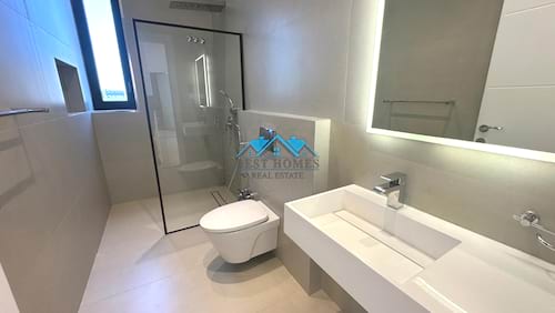 Spacious 3 Bedrooms Penthouse with Sea View Balcony in Fnaitees