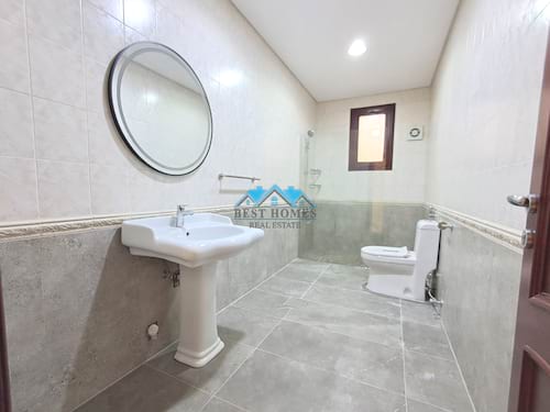 Nice and Spacious 4 Bedrooms Floor in Adan
