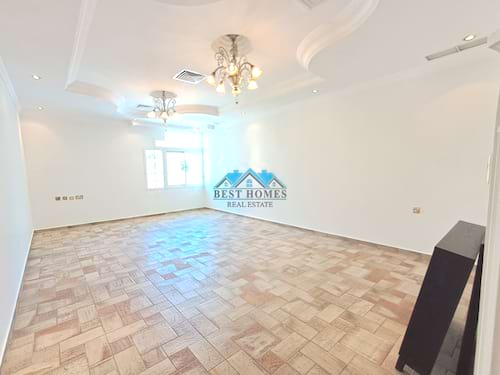 Luxury 5 Bedroom Duplex Villa with Spacious Yard in Jabriya