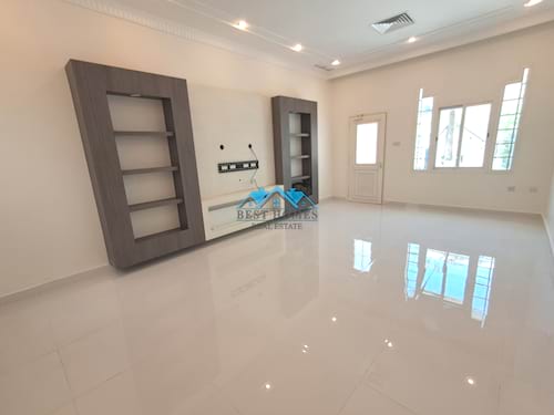 Luxury 5 Bedroom Duplex Villa with Spacious Yard in Jabriya