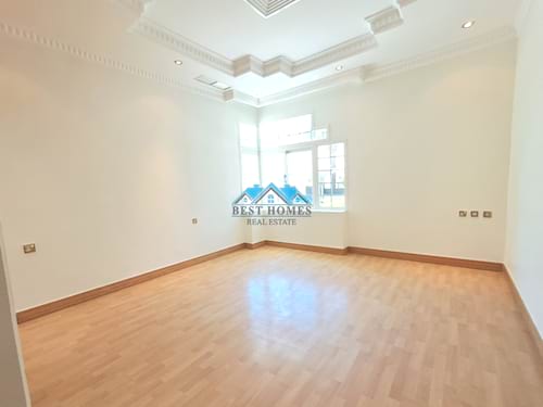 Luxury 5 Bedroom Duplex Villa with Spacious Yard in Jabriya