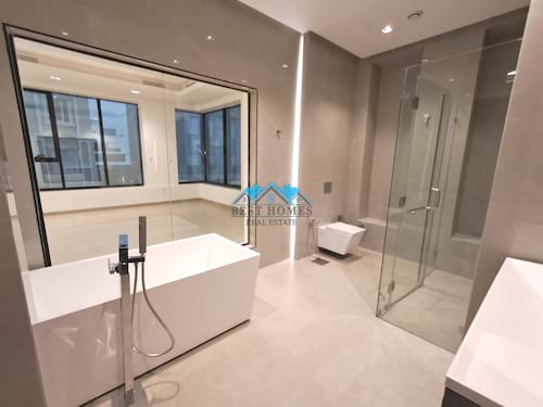 Modern Style Five Bedrooms Floor in Massayal Area