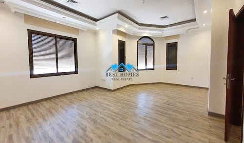 Nice and Spacious 5 Bedroom Duplex Villa in Rumaithiya