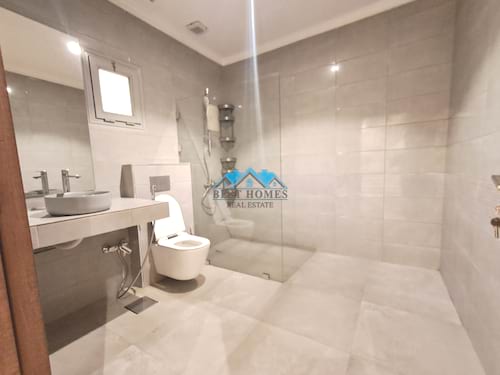 Modern 3 Bedrooms Floor in Nuzha Area