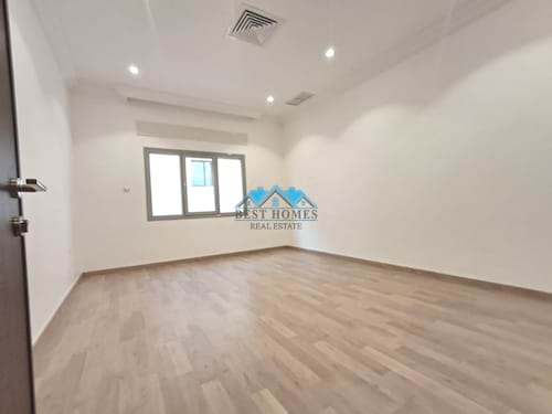 Modern 3 Bedrooms Floor in Nuzha Area
