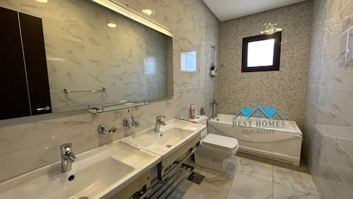 Nice and Modern 5 Bedrooms Floor in Bayan