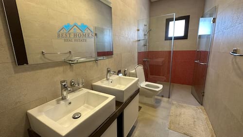 Nice and Modern 5 Bedrooms Floor in Bayan