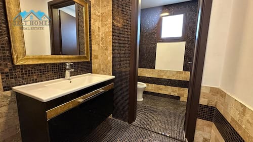 Nice and Modern 5 Bedrooms Floor in Bayan