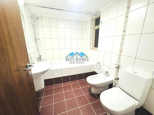 Modern 3 Bedrooms Apartment with Swimming Pool in c