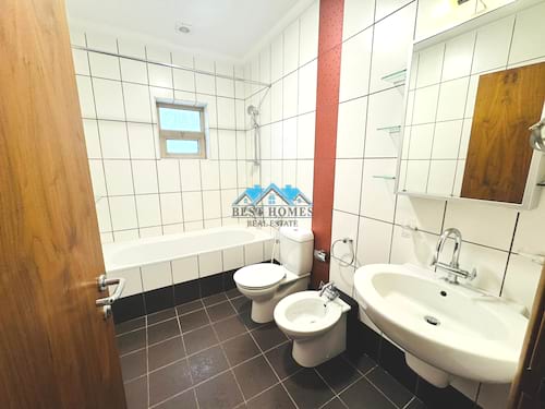 Modern 3 Bedrooms Apartment with Swimming Pool in c