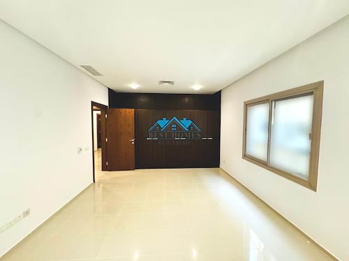 Modern 3 Bedrooms Apartment with Swimming Pool in c