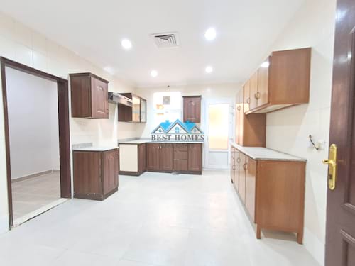 Three Bedrooms Apartment in Jabriya