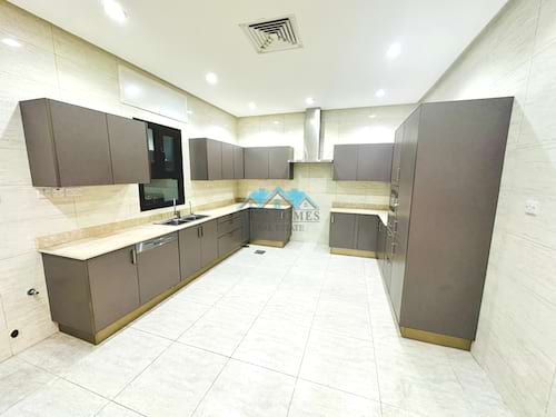 Good size 5 Bedrooms Duplex in Mansouriya