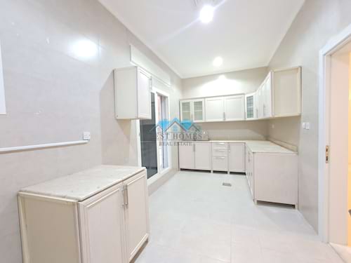 Modern 4 Bedrooms Floor in Kaifan