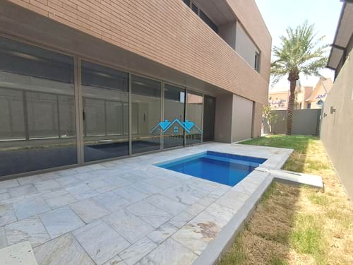 Luxury 3 Master Bedroom Villa with Private Garden in Abu Al Hasaniya