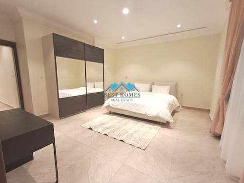 Modern Style Four Bedrooms Spacious Apartment in Surra