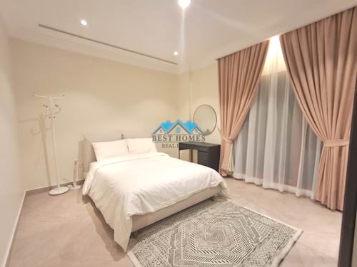 Modern Style Four Bedrooms Spacious Apartment in Surra