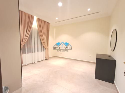 Modern Style Four Bedrooms Spacious Apartment in Surra