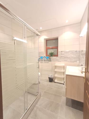 Modern Style Four Bedrooms Spacious Apartment in Surra