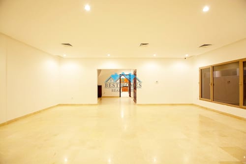 Nice and Spacious Private Townhouse Villa in Salwa