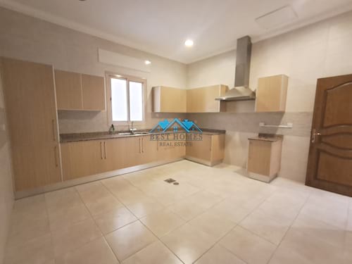 Spacious 3 Master Bedrooms Ground Floor in Qortuba Area