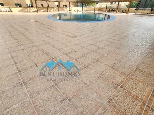 Spacious 3 bedroom sea view apt in Shaab.