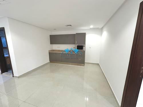 Modern & Spacious 8 Master Bedrooms Huge Villa in Rawda