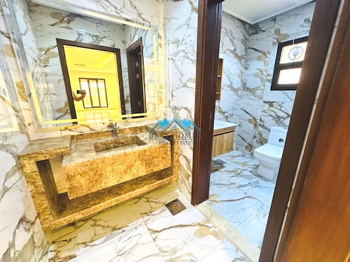 Modern & Spacious 8 Master Bedrooms Huge Villa in Rawda