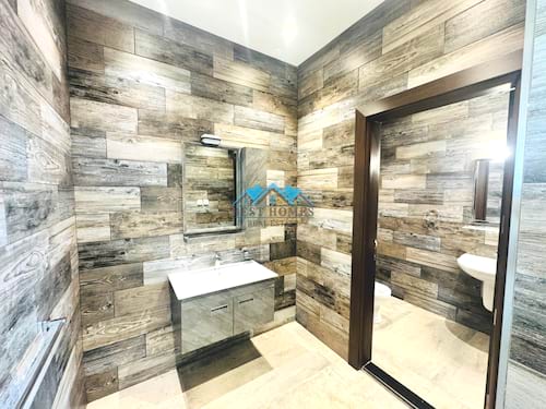 Modern & Spacious 5 Bedrooms Floor Apartment in Al Funaitees