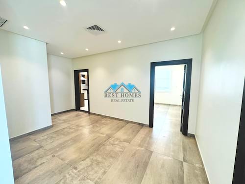 Modern & Spacious 5 Bedrooms Floor Apartment in Al Funaitees
