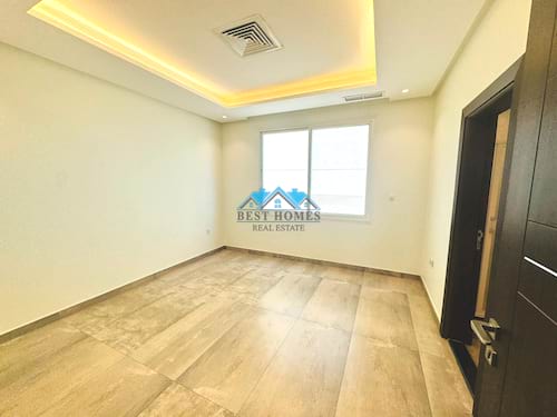 Modern & Spacious 5 Bedrooms Floor Apartment in Al Funaitees
