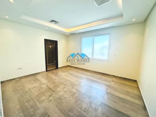 Modern & Spacious 5 Bedrooms Floor Apartment in Al Funaitees