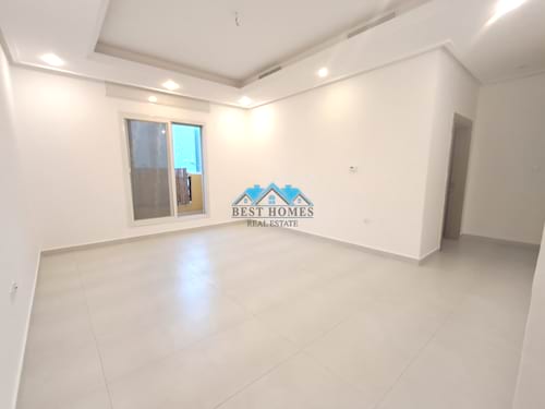 Nice & Modern 3 Bedrooms Apartment with Balcony in Sadeeq