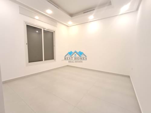 Nice & Modern 3 Bedrooms Apartment with Balcony in Sadeeq