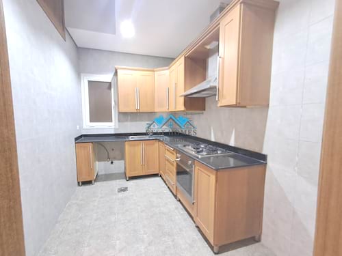 Nice & Modern 3 Bedrooms Apartment with Balcony in Sadeeq