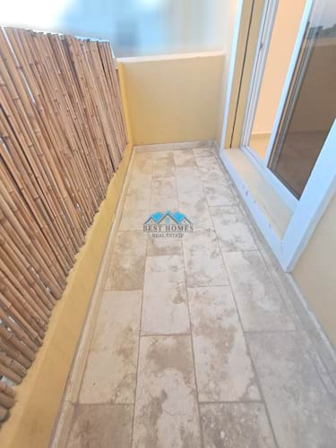 Nice & Modern 3 Bedrooms Apartment with Balcony in Sadeeq