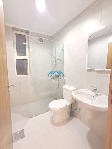 Nice & Modern 3 Bedrooms Apartment with Balcony in Sadeeq
