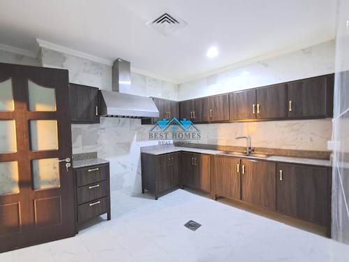 Modern 4 Master Bedrooms Apartment in Rumaithiya